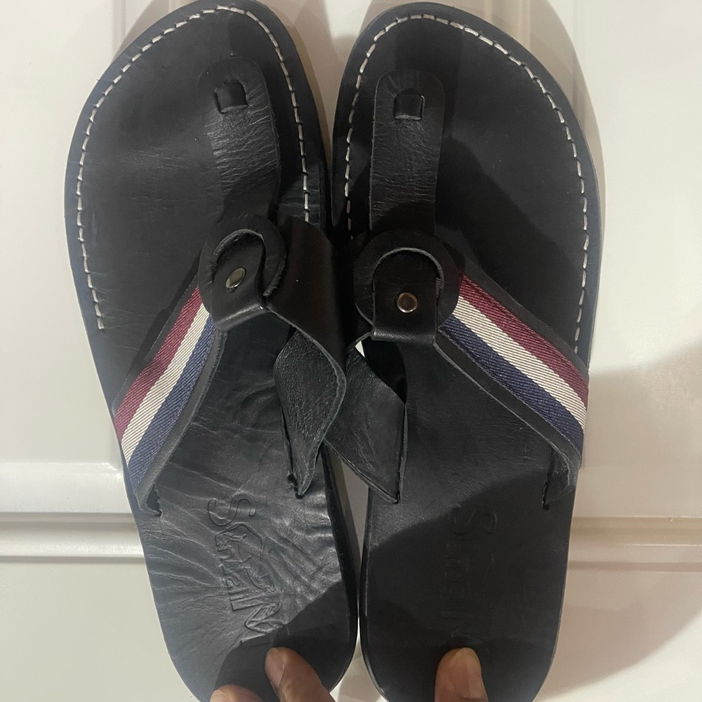New Stylish Camel Black Sandals with Red and Blue Accents Sz 10